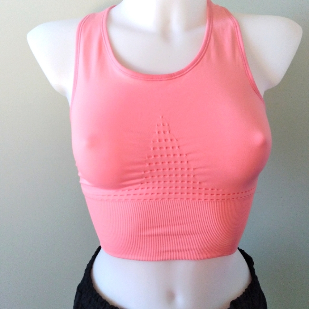 SWEATY BETTY STAMINA SPORTS BRA. SEAT-WICKING FABRIC, SEAMLESS DESIGN PINK NWOT